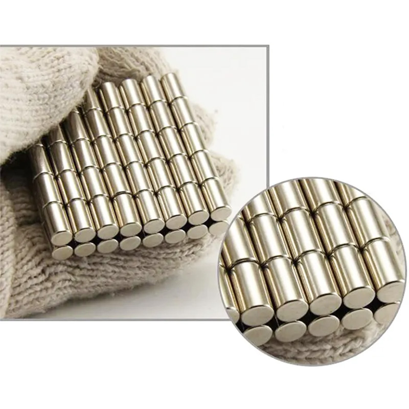 Strong and Versatile Round Bar Magnets (4)